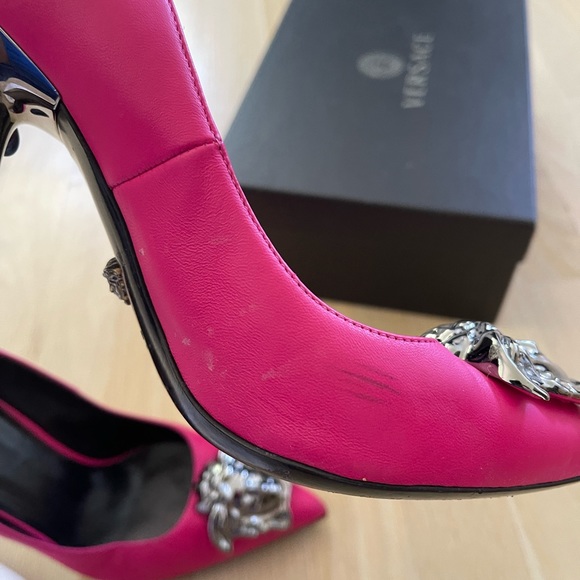 Authentic Versace Medusa Heels - Picture 7 of 8